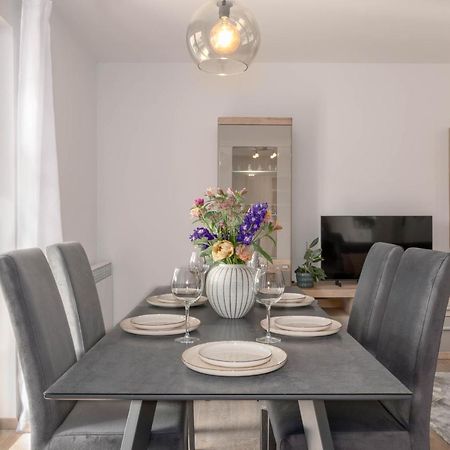 Newly Renovated Holiday Apartment Sirius Porec Exterior photo